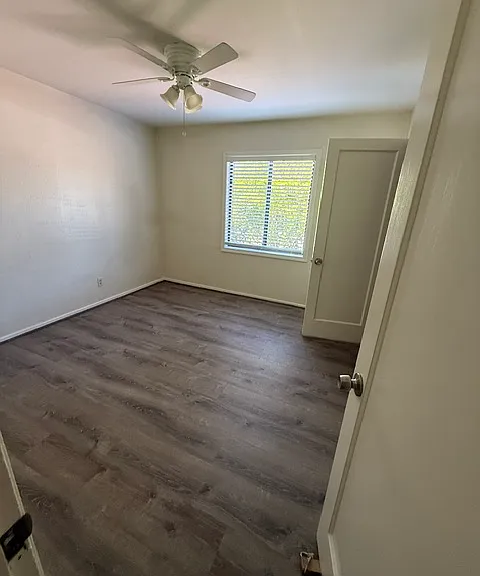 320 Lomitas Ln — Photo 10