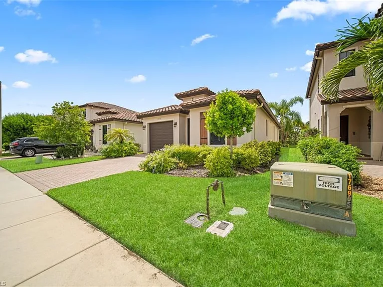 5535 Useppa Dr — Photo 2