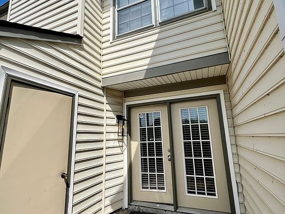 3rd image of 901 Saint Andrews Reach APT C