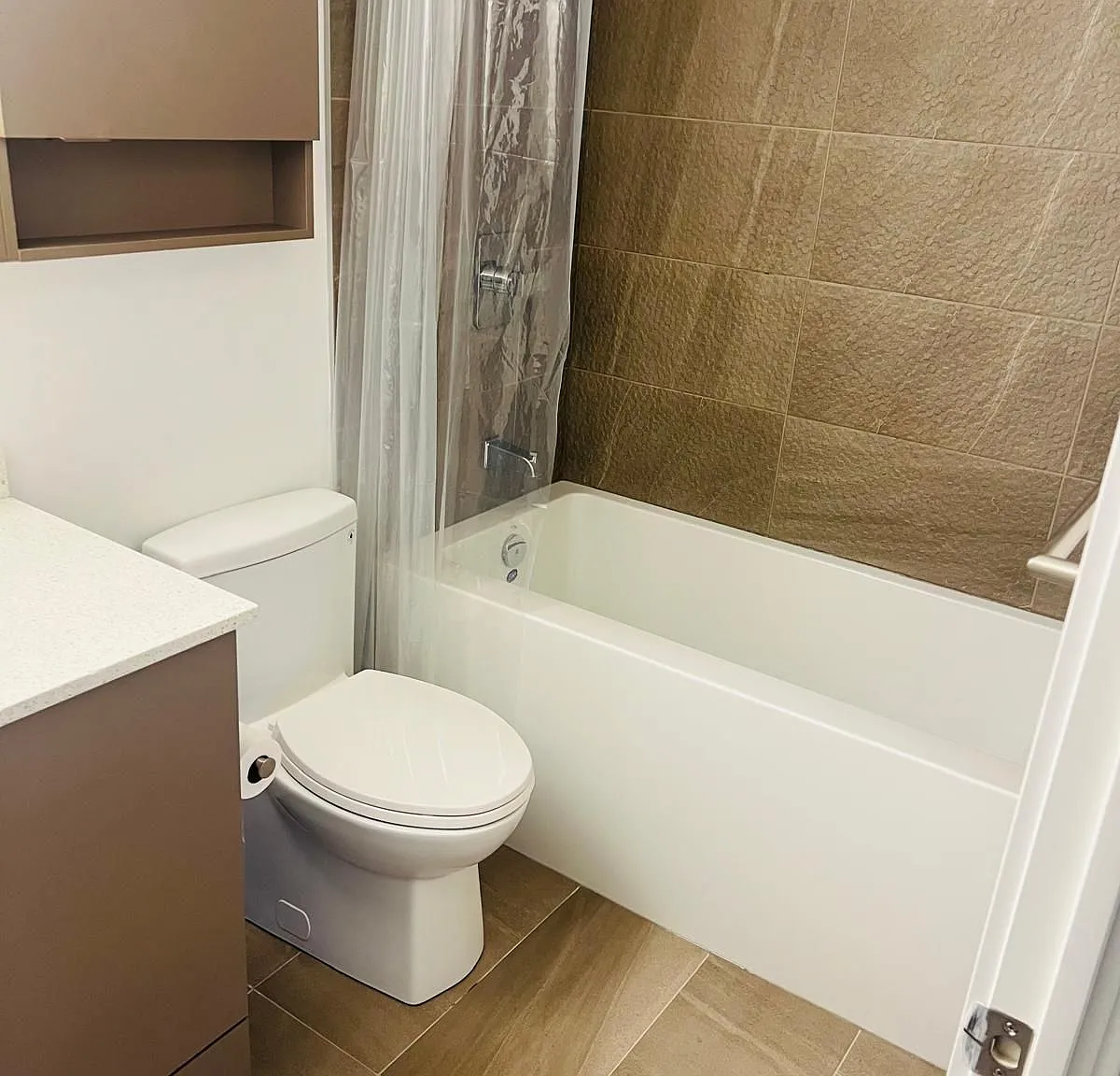 2 bed, $2,000 — Photo 4