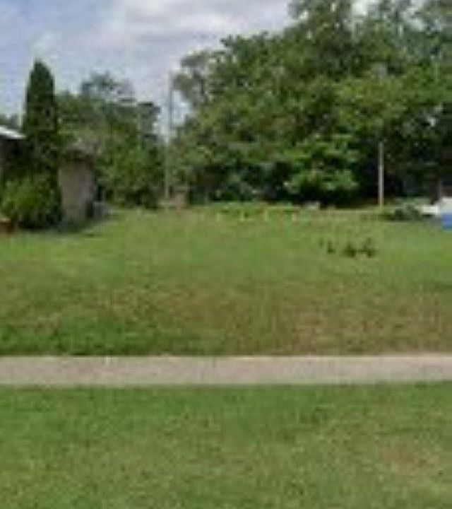 1st image of 413 Birdsell St