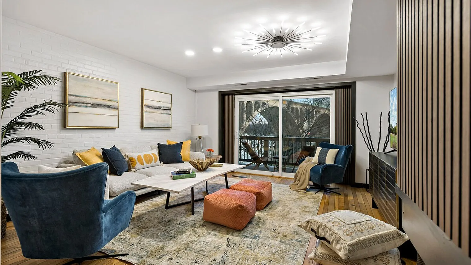 4 bed, 4.0 bath, $28,514 — Photo 1
