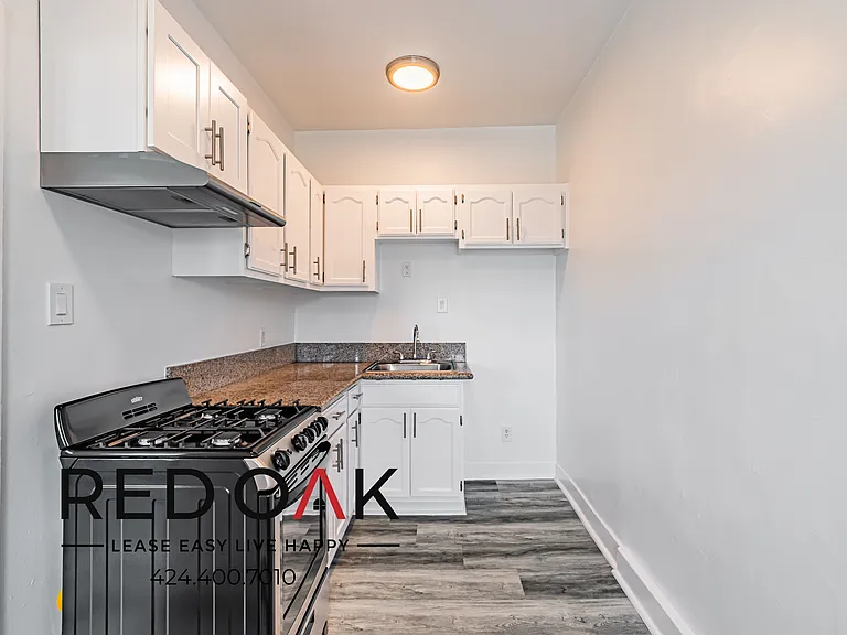 212 Normandie Ave #1 — Photo 9
