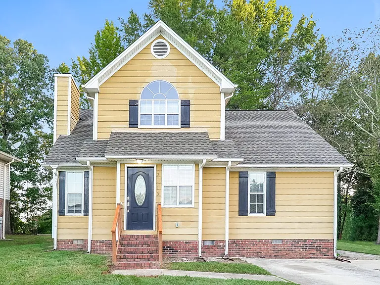 2110 Arden Pl — Photo 1