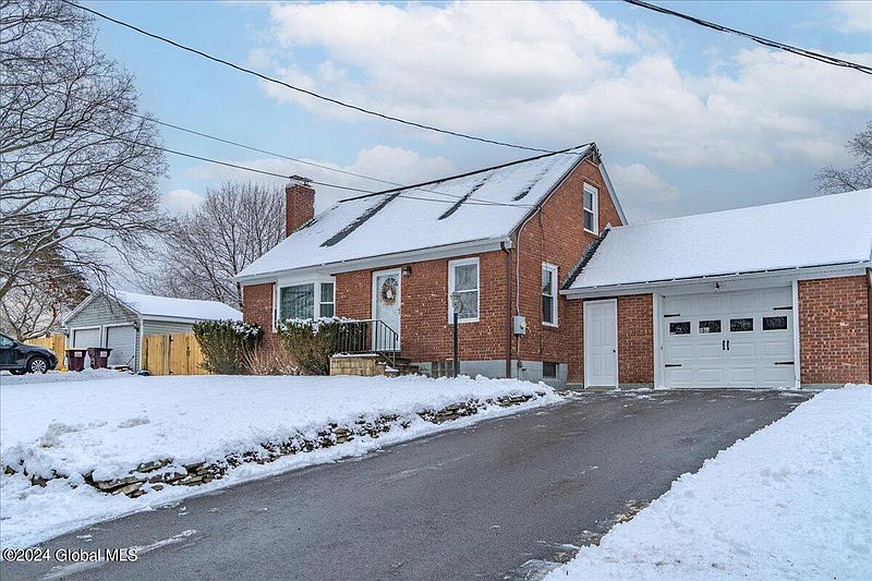 2nd image of 40 Kendale Avenue