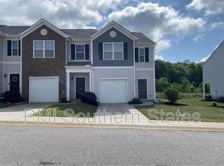 31 Moorlyn Ln, Greer, SC 29650
