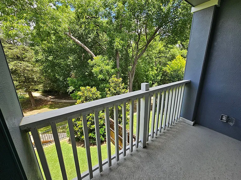 8045 Emerald Rock Dr — Photo 32