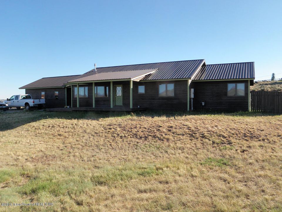 1st image of 15 Broken Hill Dr
