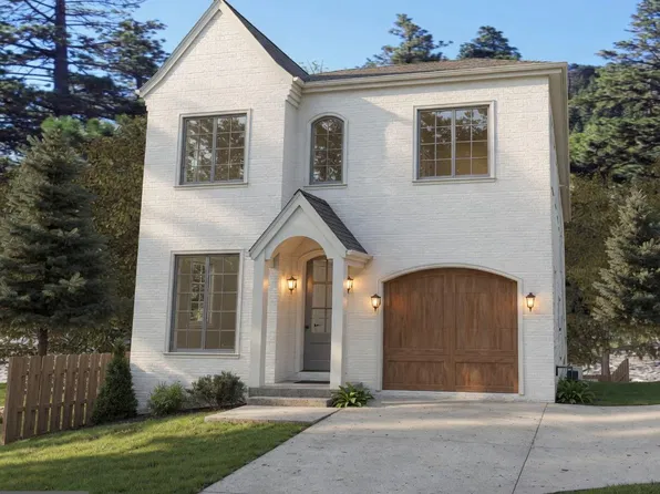 2425 N Utah St, Arlington, VA 22207