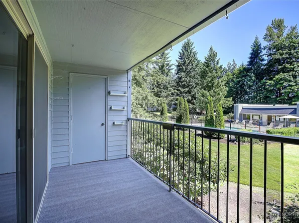 4641 W Lake Sammamish Parkway SE #F205, Issaquah, WA 98027