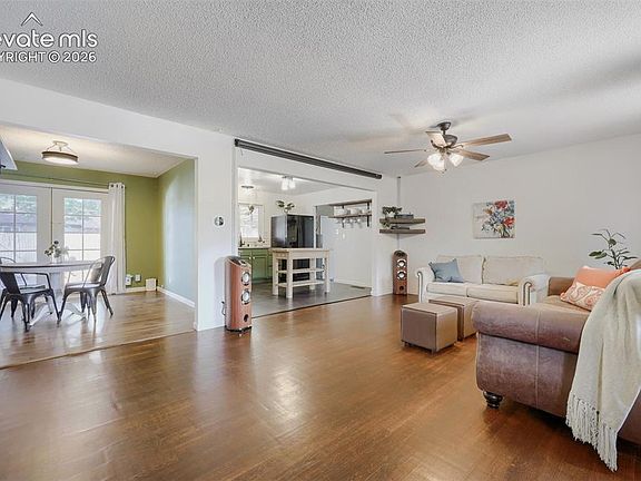 3rd image of 304 Doris Dr