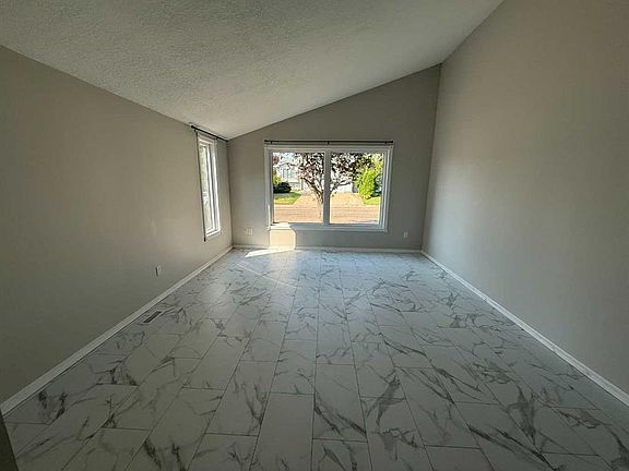 5th image of 2725 57b Ave