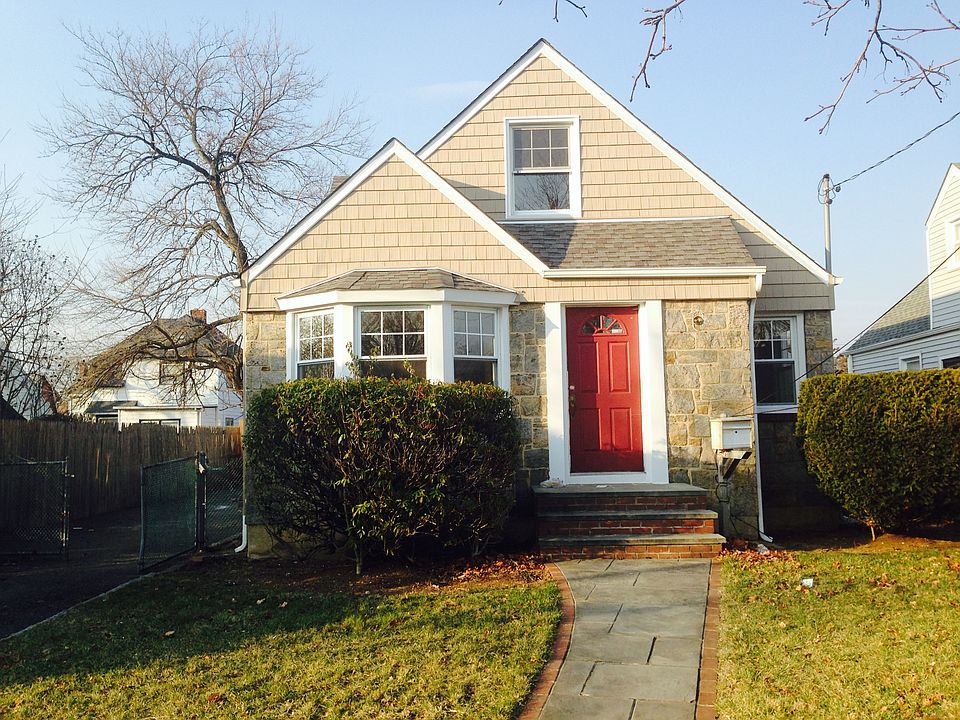 1st image of 225 Lawson St