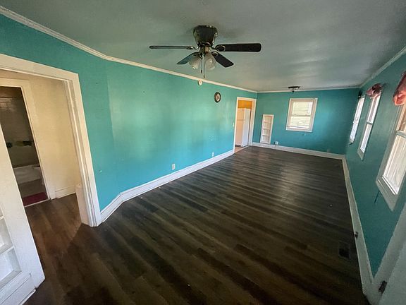 3rd image of 638 Cheryl Ave