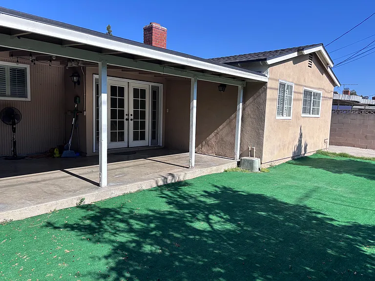 15429 Bloomfield Ave — Photo 13