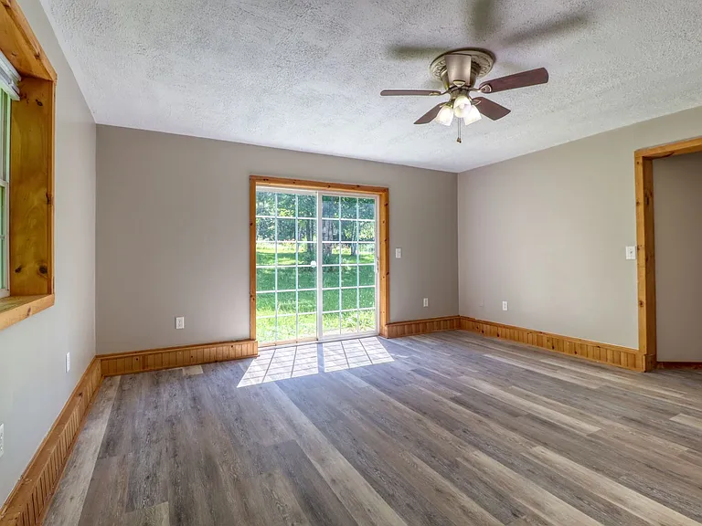 10066 Point Rock Rd — Photo 10
