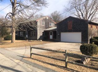 10 Sunset Ave, Saunderstown, RI 02874