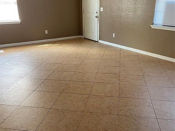 4th image of 401 12th Ave SE APT 181