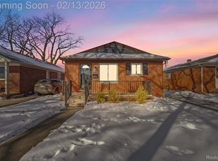 23401 Grove St, Saint Clair Shores, MI 48080