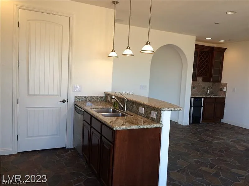 2 bed, 2.0 bath, 1360 sqft, $2,295 — Photo 3