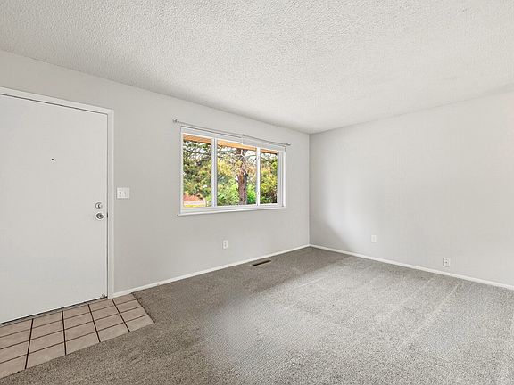 3rd image of 4935 Montebello Dr