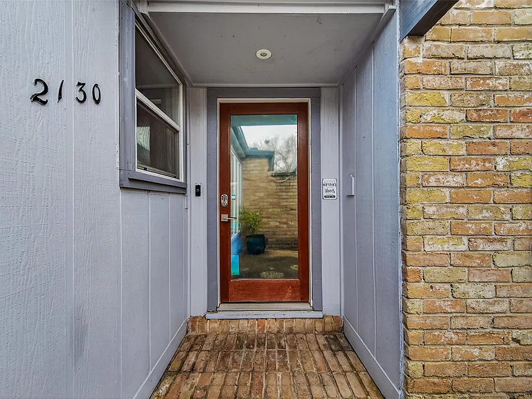 2130 Round Lake Dr — Photo 10