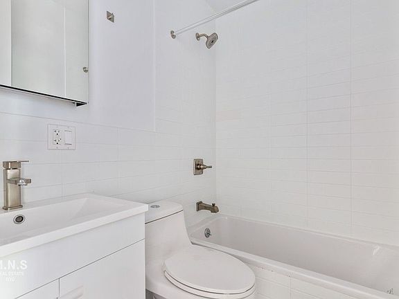 5th image of 975 Washington Ave #4J1