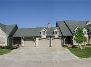 4407 SW Pinebrook Ln, Topeka, KS 66610