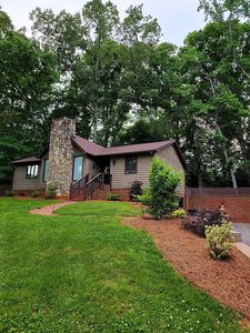 4335 Robinhood Rd, Winston Salem, NC, 27106