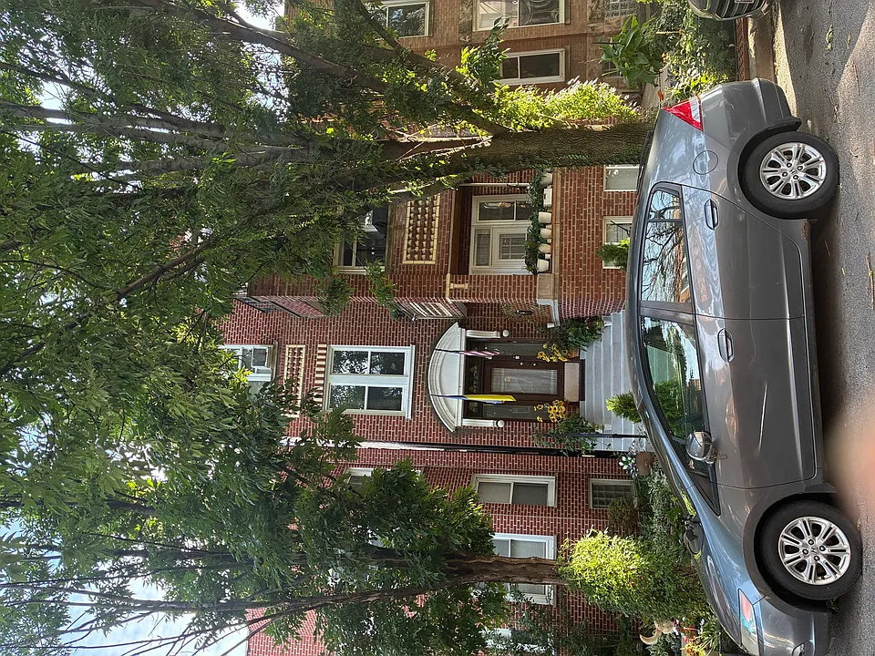 2607 W Iowa St #1R