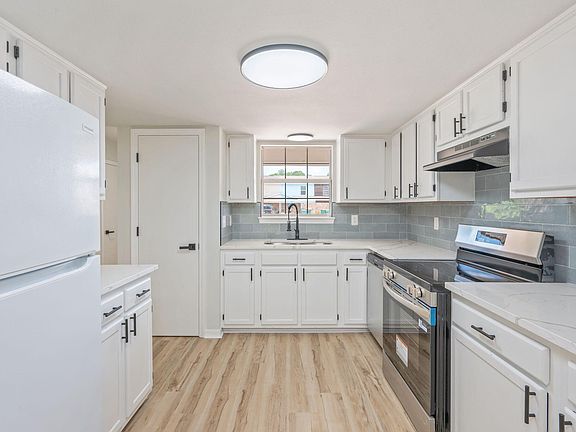 4th image of 1800 Whispering Oaks Ln Unit 1