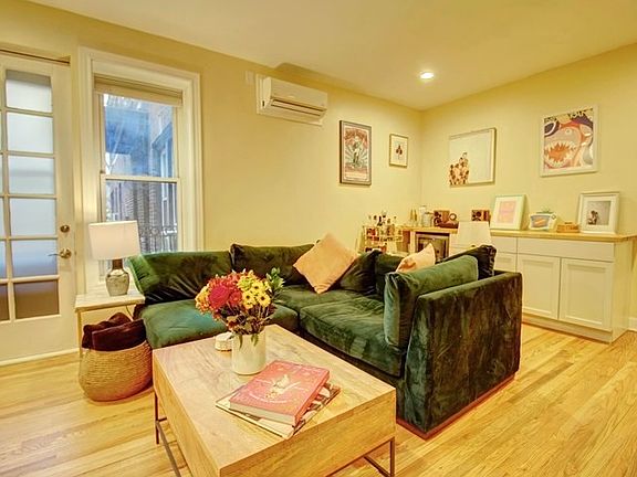 3rd image of 3642 N Pine Grove Ave APT 2K