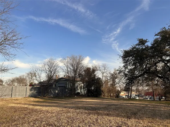 1304 N 4th St, Waco, TX 76707