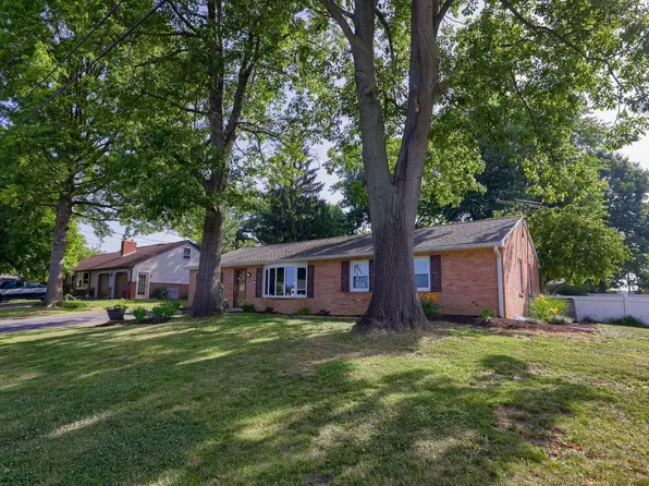 57 Melvin Dr, Leola, PA 17540