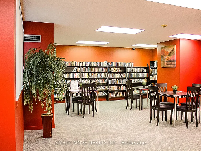1300 Mississauga Valley Blvd #303 — Photo 22