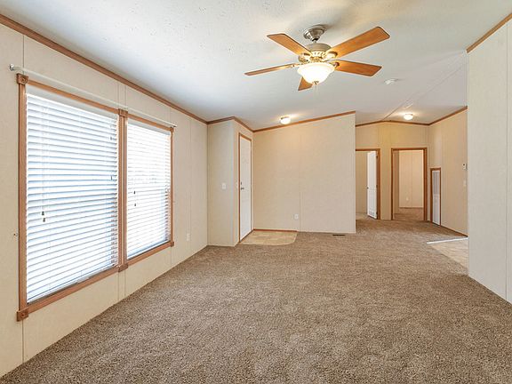 5th image of 202 Wildflower Dr