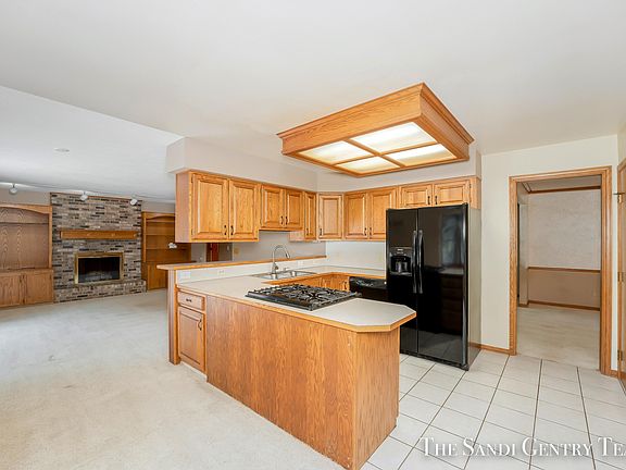 3rd image of 13389 Greenleaf Ln