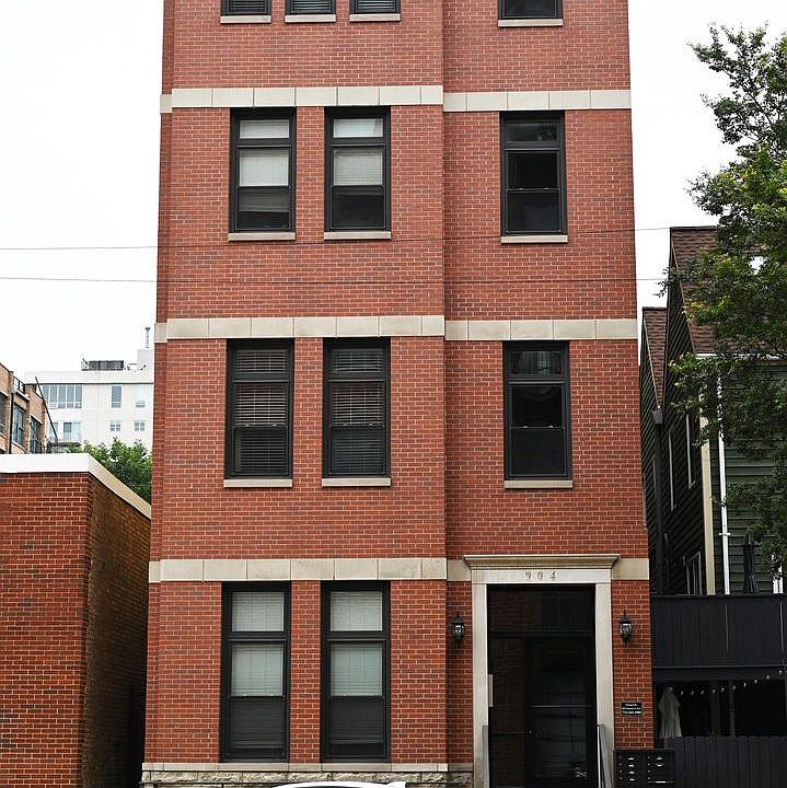 1st image of 904 W Erie St Unit 1R