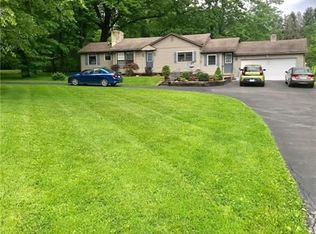 1007 Kings Chapel Rd, New Castle, PA 16105