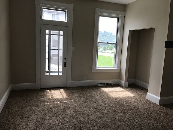3rd image of 510 Prague St