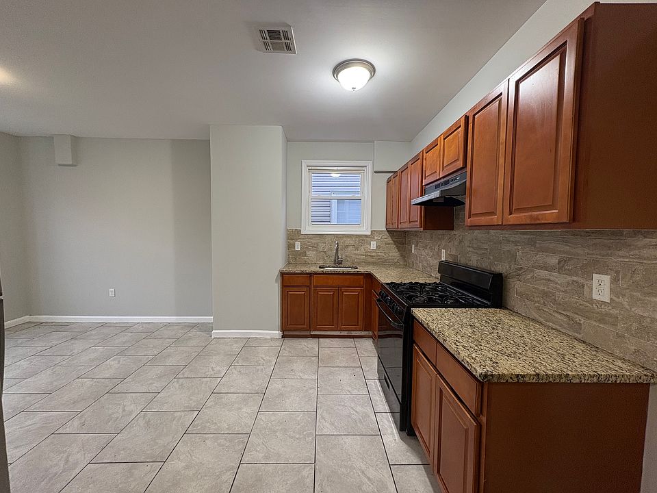 1st image of 385 S 20th St Floor 2