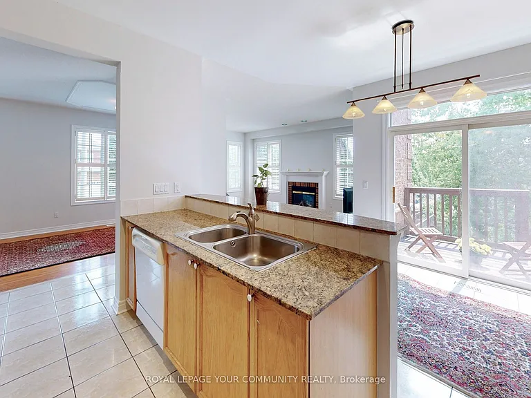 39 Lark Cres — Photo 10
