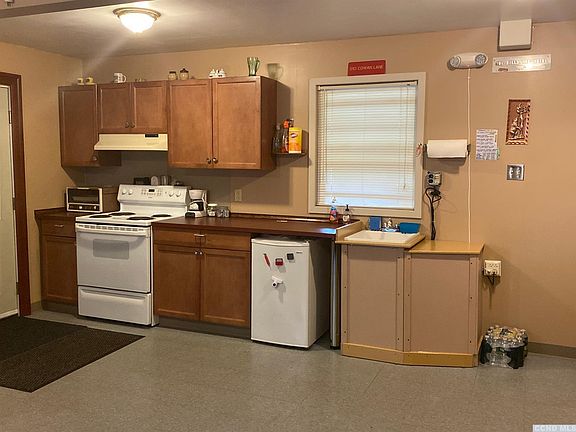 5th image of 510 Cowan Ln
