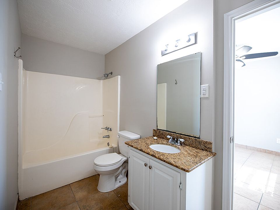 891B-SISTRUNK-bathroom2_10172024
