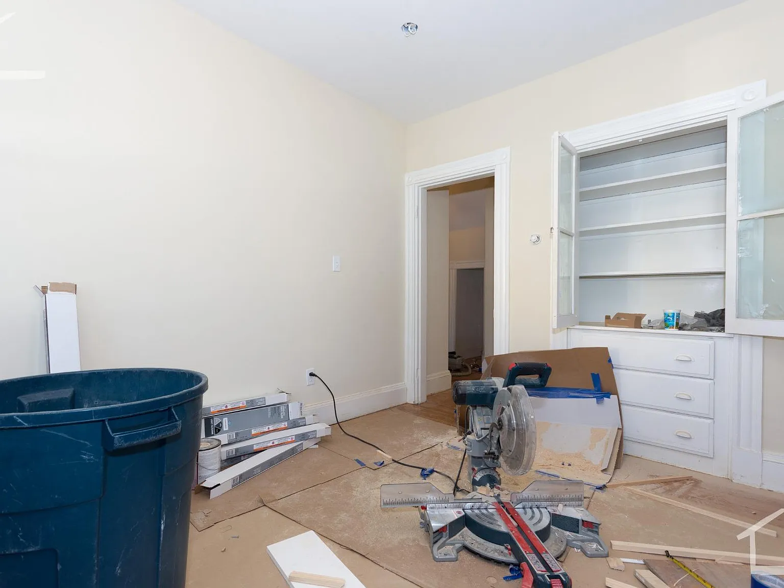 3 bed, 1200 sqft, $3,300 — Photo 3