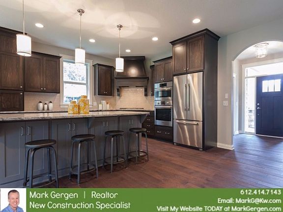 5th image of 643 Callahan Pl