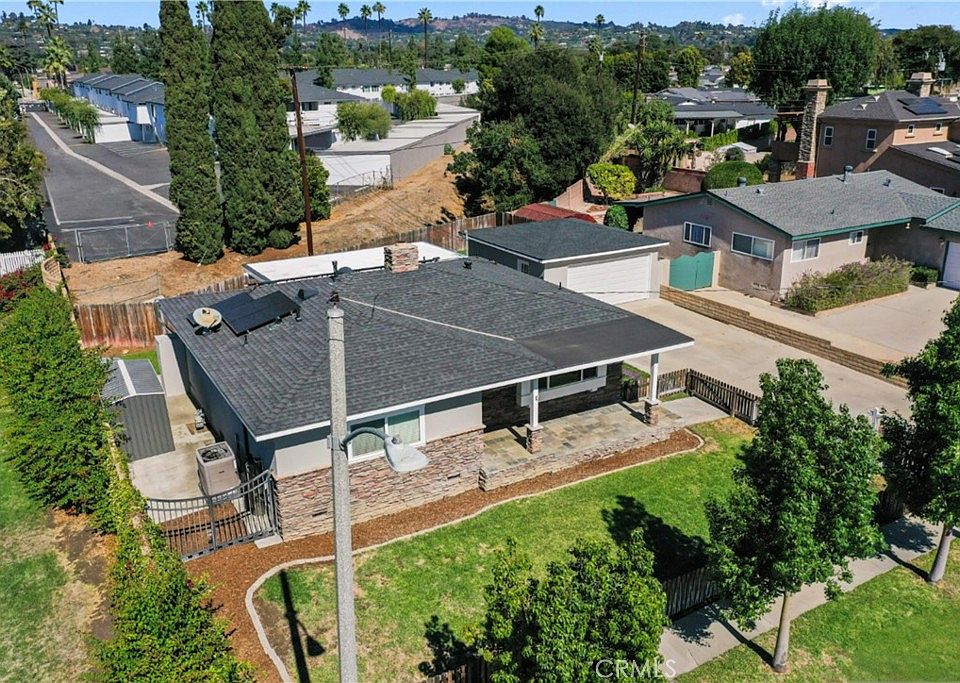 1st image of 2641 Stanton Ave