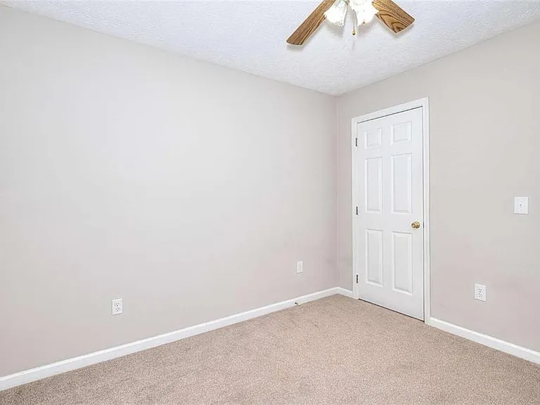 4160 Janel Ln — Photo 6