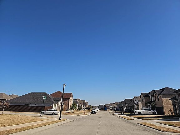 5th image of 302 Nathan Dr