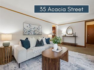 35 Acacia St, Kitchener, ON N2G 3B1